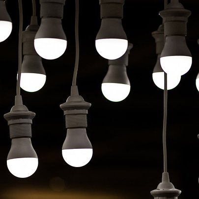 В Україні скоротять тривалість відключення світла - 412x412