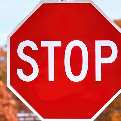 У Києві перекрили Харківське шосе - 412x412