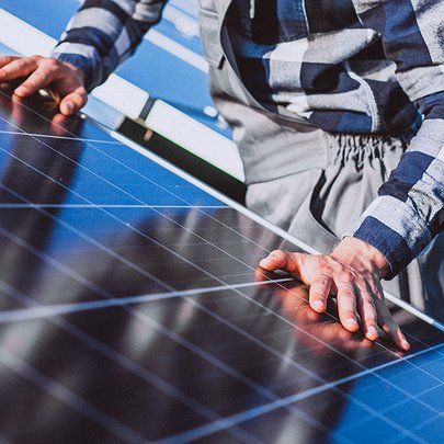 На дахах столичних дитсадків встановлять сонячні панелі - 412x412