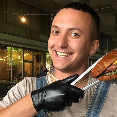 "Кухар має вміти готувати в будь-яких умовах": історія ексшефа Broen Bar та військового Артема Іващенка - 412x412