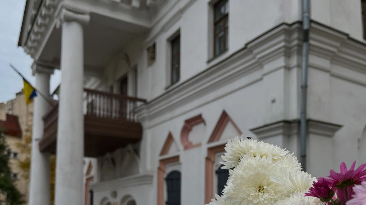 Музей гетьманства було пошкоджено внаслідок російського обстрілу: фото