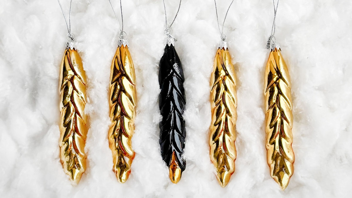 "П’ять колосків пшениці": бренд Bevza створив патріотичні ялинкові іграшки