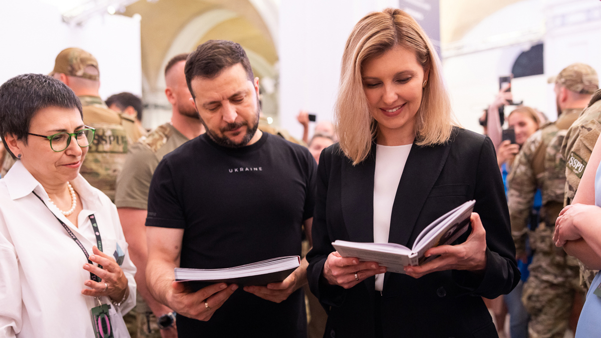 Володимир та Олена Зеленські відвідали "Книжковий Арсенал": які книги купили?