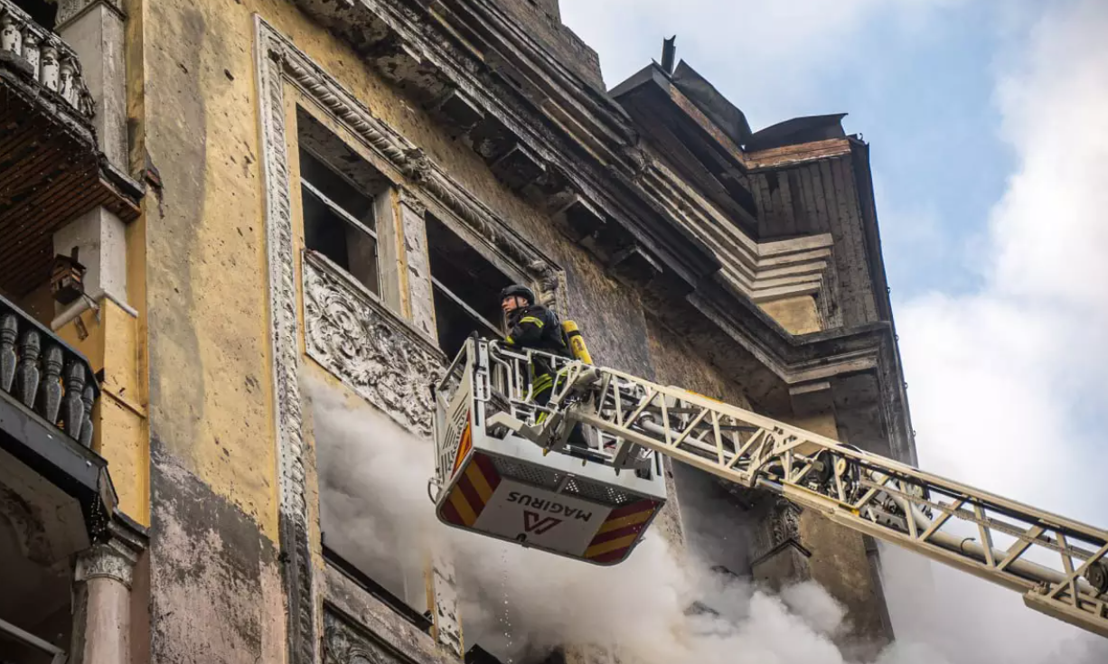 Врятують навіть з 30-го поверху: як працює пожежна охорона Києва