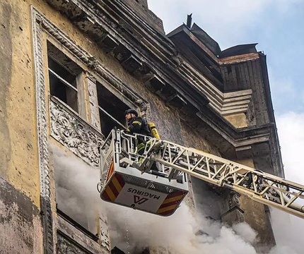 Врятують навіть з 30-го поверху: як працює пожежна охорона Києва - 412x412