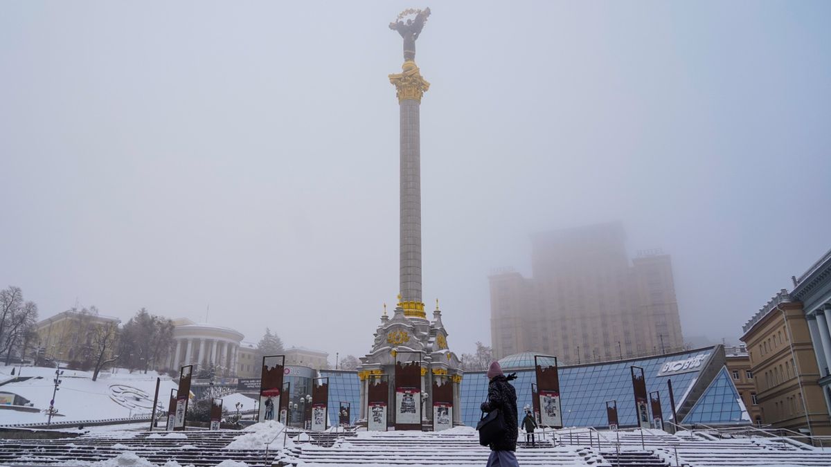 У центрі Києва обмежать рух транспорту та вхід на станцію "Майдан Незалежності": причина