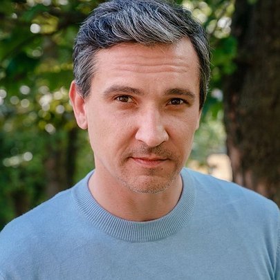 Зірка серіалу "Тиха Нава" Сергій Кисіль: "Відчуваю себе заручником своїх негативних персонажів" - 412x412