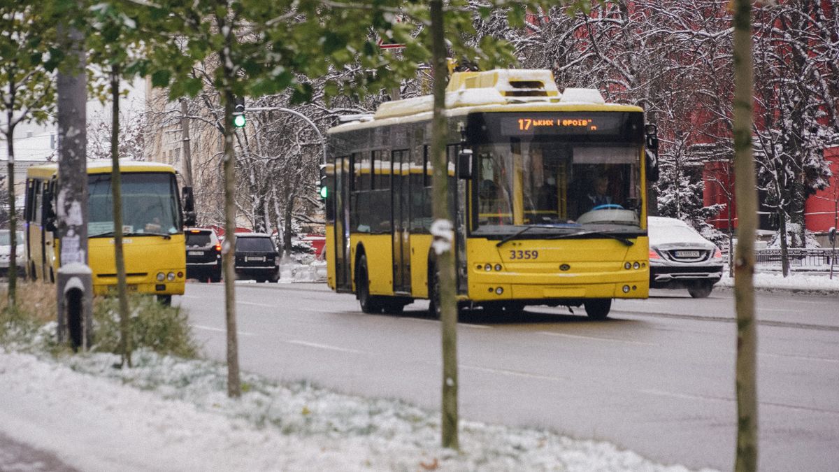 У громадському транспорті звучатимуть оголошення про хвилину мовчання