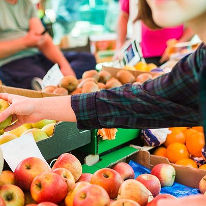 Деякі продукти на столичних ярмарках можна буде купити тільки вранці: перелік - 412x412