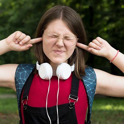 Названо найнабридливіші треки 2025 року - 412x412