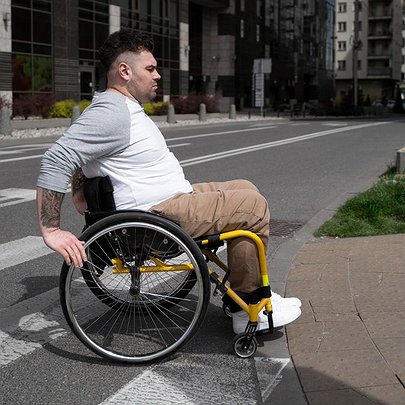 Під Києвом облаштують п'ятиметровий інклюзивний маршрут - 412x412