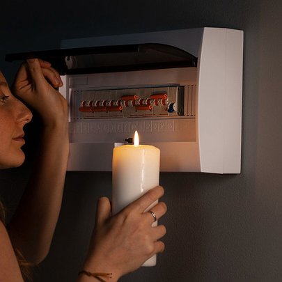 У Києві та області введено екстрені відключення світла - 412x412