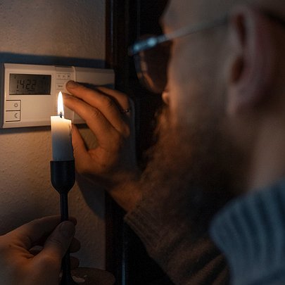 У Києві та області запроваджено екстрені відключення світла - 412x412