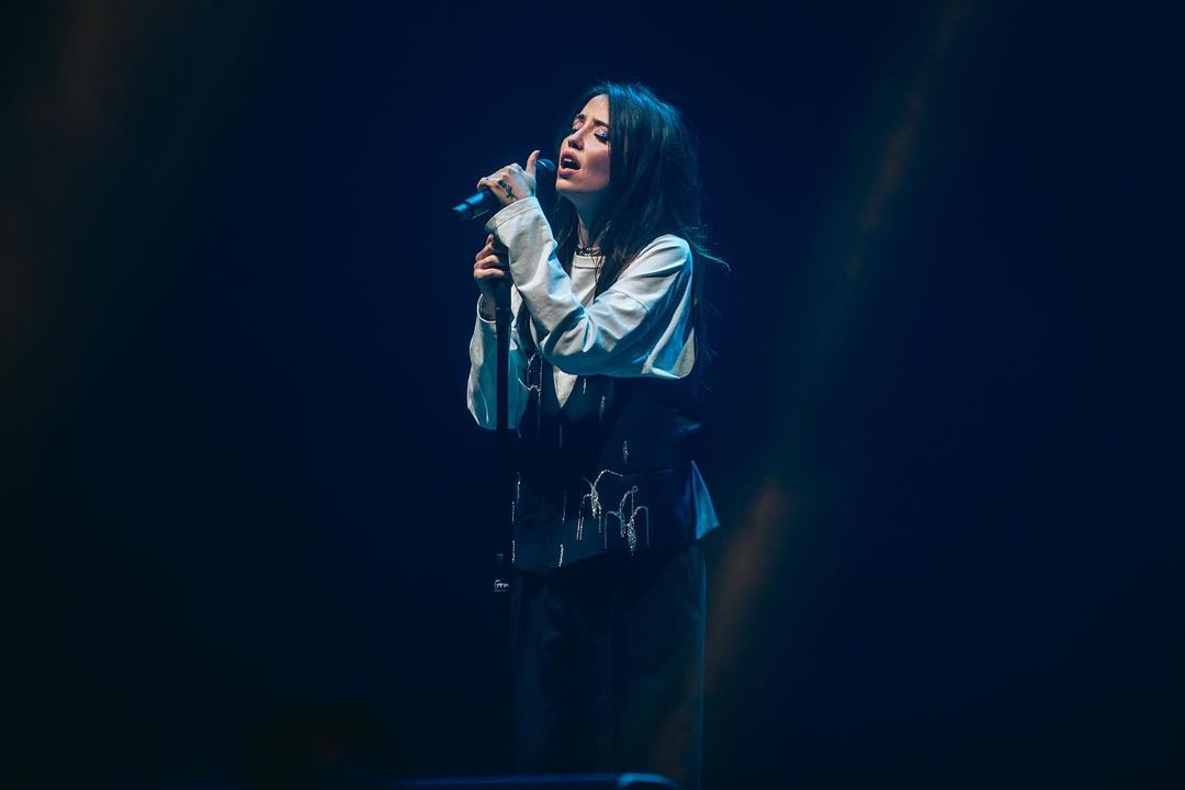 "Кохаю, але не зовсім". DOROFEEVA випустила нову пісню