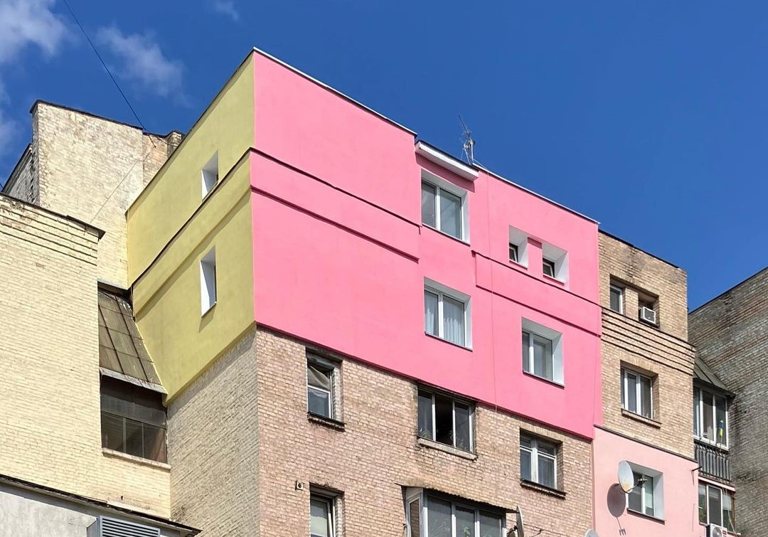 На Подолі зіпсували первісний вигляд унікального будинку