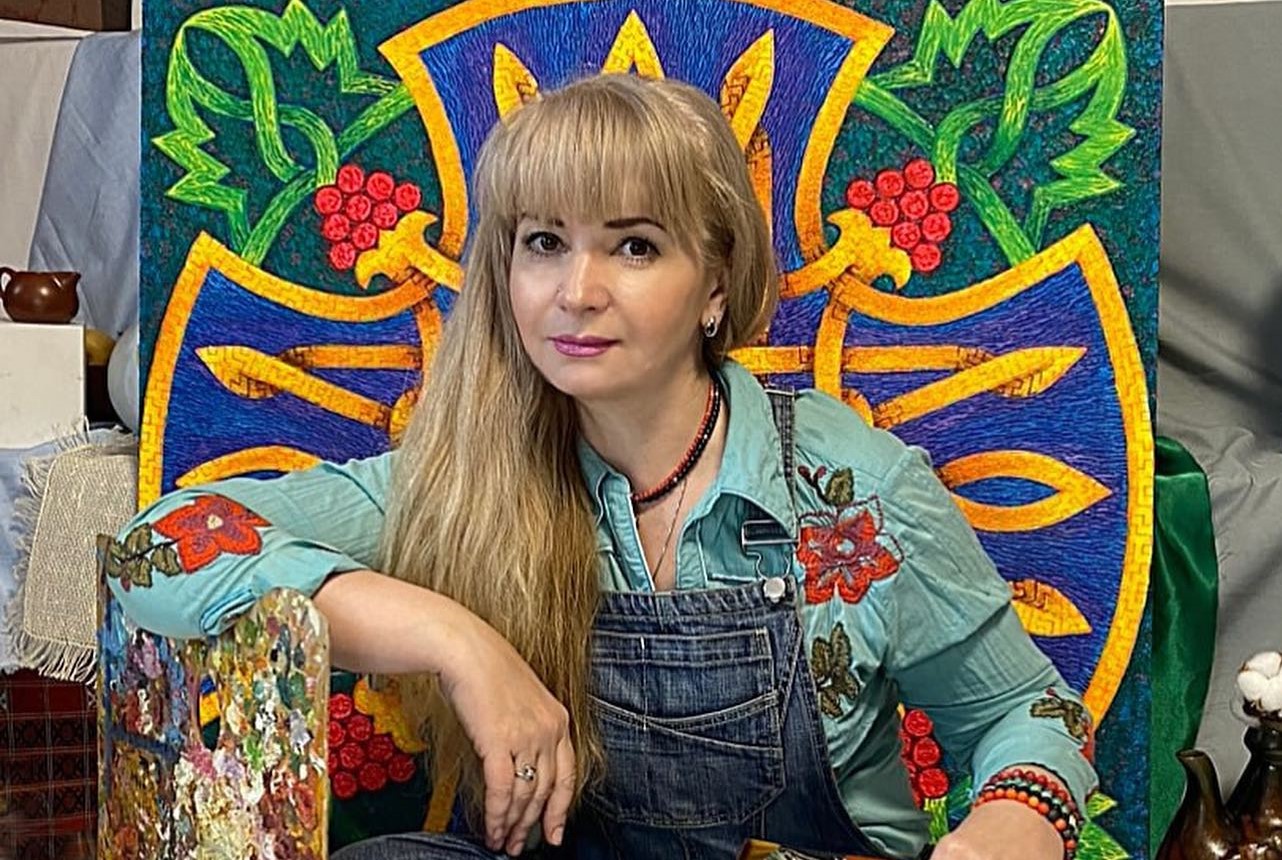 На аукціоні у Німеччині продали гільзу, розписану художницею з Київщини