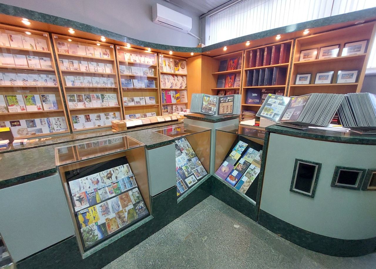 Укрпошта відкрила нову філателістичну крамницю у Києві: що там продають