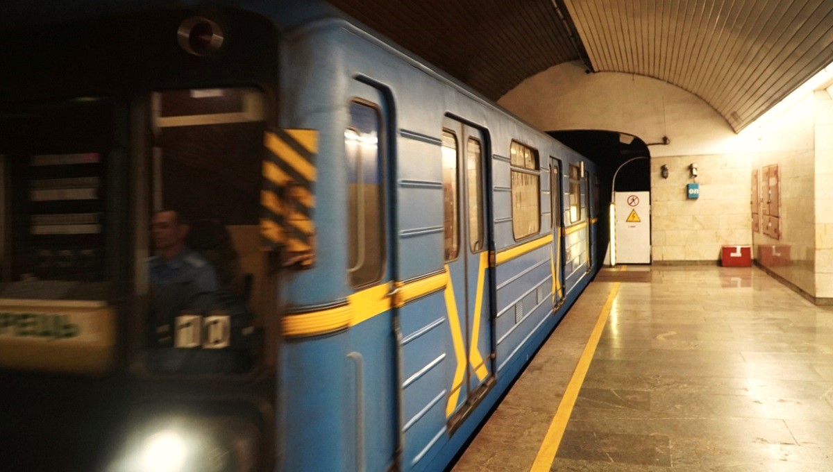 Скандали, будівництво, розслідування: коли будуть нові станції метро на Виноградар?