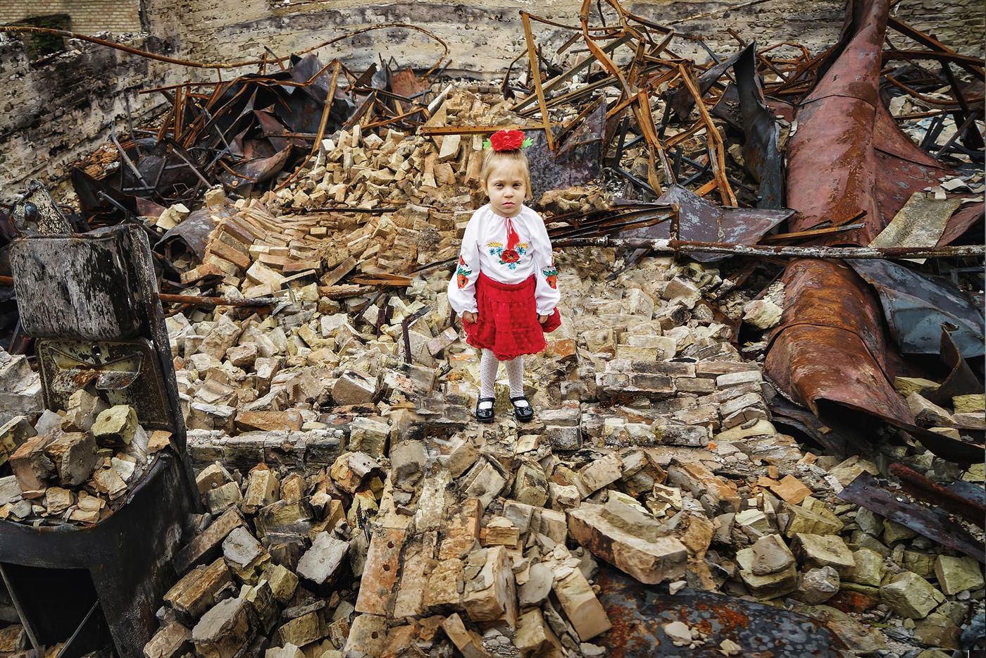 Дівчинка з Київщини попросила Святого Миколая побудувати їй нову школу, "бо стару спалили рашисти"