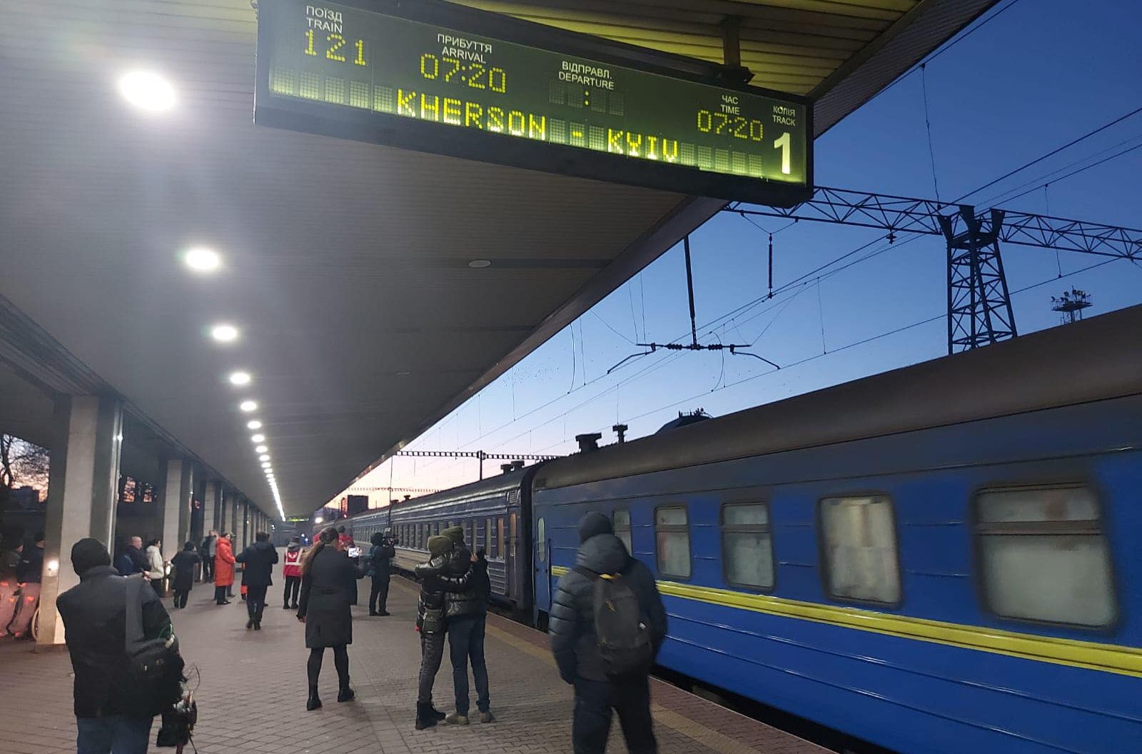 Потяг з Херсонського вокзалу, що потрапив під обстріл, прибув до Києва за розкладом