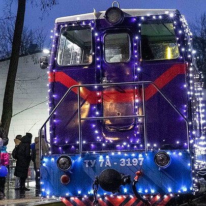 На Київській дитячій залізниці запускають "Полярний експрес": розклад та ціни - 412x412