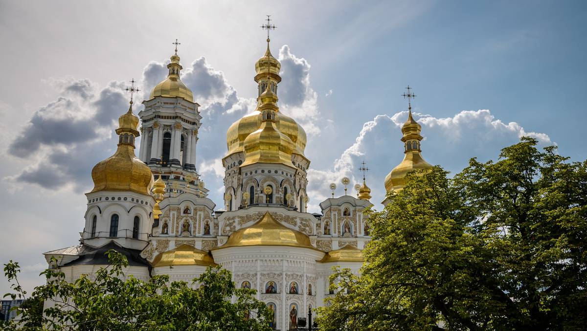 Києво-Печерська лавра опублікувала графіки екскурсій та богослужінь у серпні