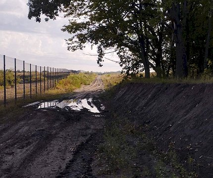 На Київщині забудовник знищує старовинне городище віком 3500 років - 412x412