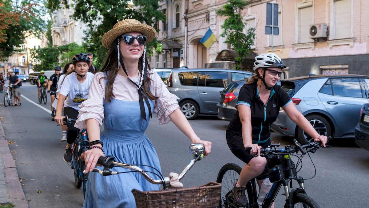 У Києві в один день проведуть Велопарад дівчат та велоперегони, щоб зібрати гроші на ППО