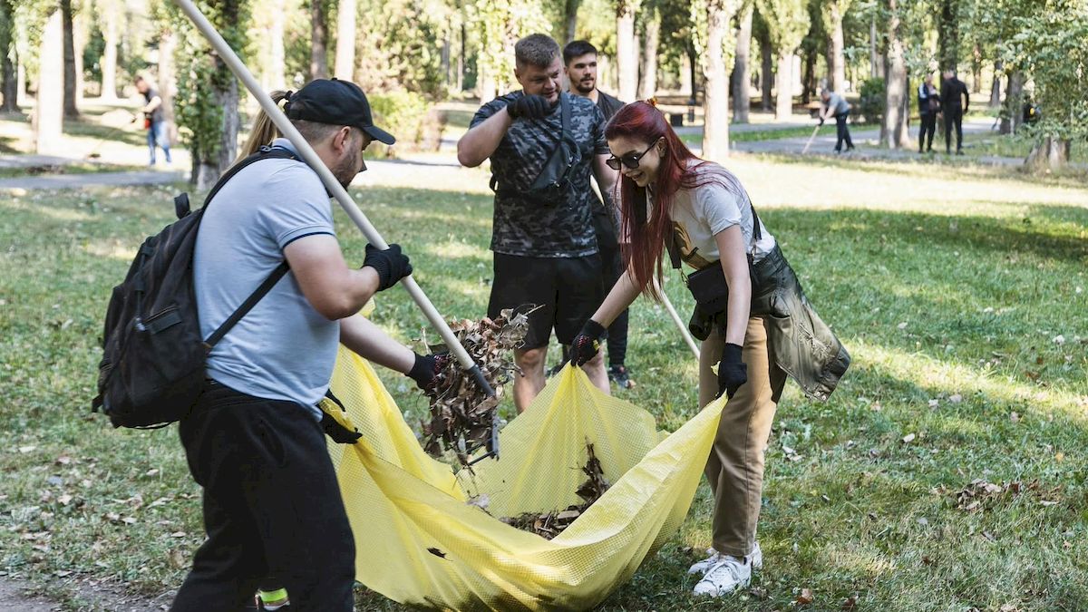 У Києві провели наймасштабнішу загальноміську толоку: скільки сміття зібрали