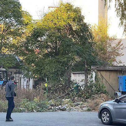 На Подолі під будівництво ЖК розчищають ділянку на місці знесеної історичної садиби - 412x412