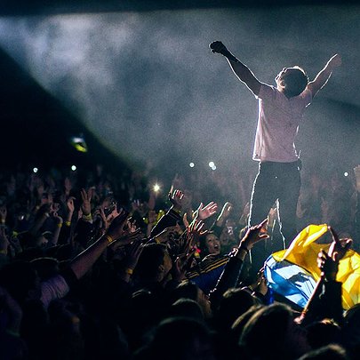 Вся правда про "ОЕ", яку не знала навіть мама Вакарчука: в Києві презентували стрічку "Океан Ельзи: Спостереження Шторму" - 412x412