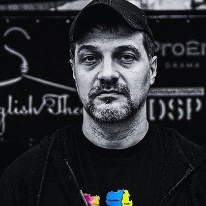 Засновник Театру Воєнних Дій Алекс Боровенський: "Наші актори штурмували посадки й були в полоні" - 412x412