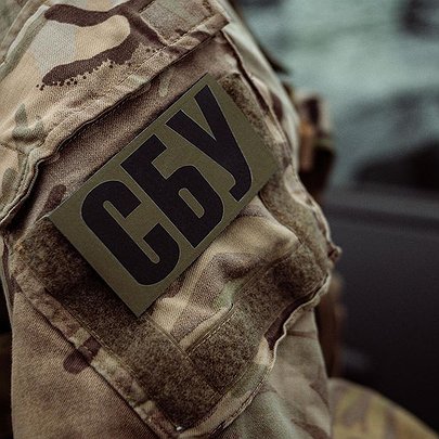 У центрі Києва СБУ та поліція проводять безпекові заходи: перевіряють документи та авто - 412x412