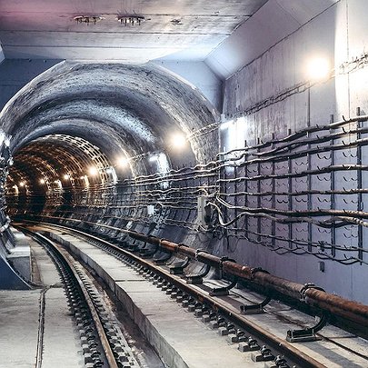 Метро на Троєщину: Київрада хоче взяти міжнародний кредит на 1,5 млрд євро для будівництва - 412x412