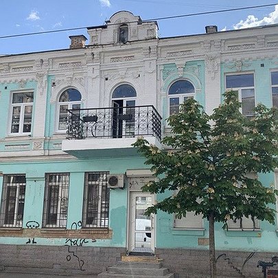 На Подолі відновили оригінальний вигляд фасаду історичного будинку: фото - 412x412