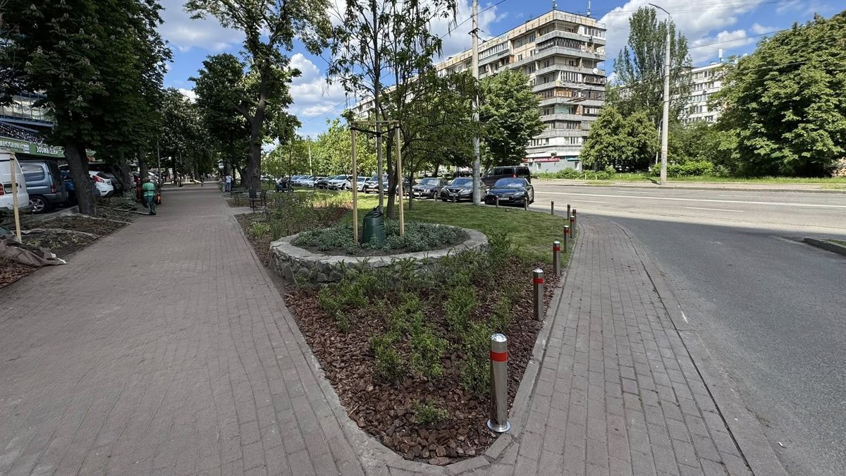 У Подільському районі облаштували мінісквер