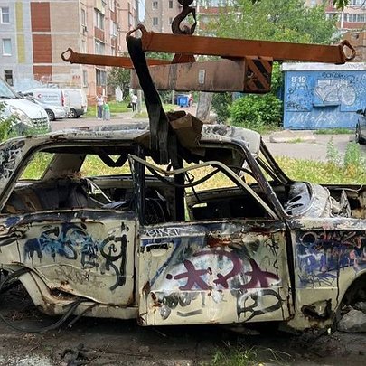 У Деснянському районі прибрали 43 покинутих авто - 412x412