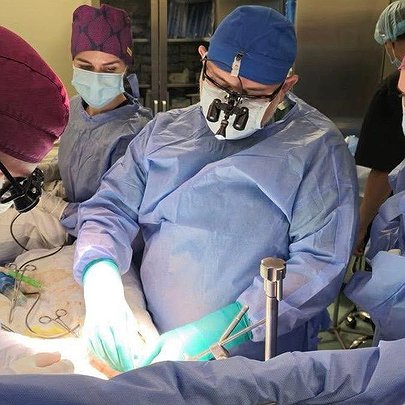 Під час обстрілу Києва в "Охматдиті" пересадили органи померлої дівчинки трьом пацієнтам - 412x412