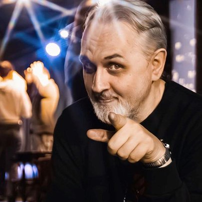 Художній керівник театру "Чорний квадрат" Анатолій Нейолов: "Якщо здається, що актор грає добре, значить, він грає погано" - 412x412