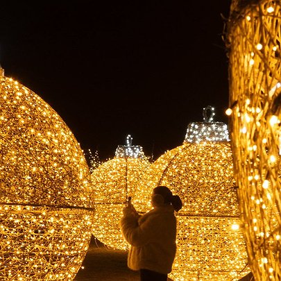 Під Києвом стартував фестиваль ілюмінації "Світло добра" - 412x412