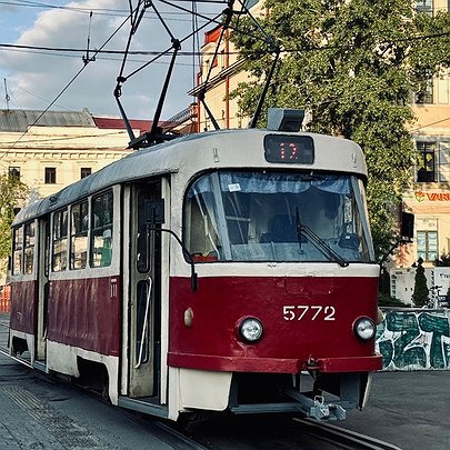 Столичний трамвай-ветеран зняли з маршруту: він курсував 46 років - 412x412