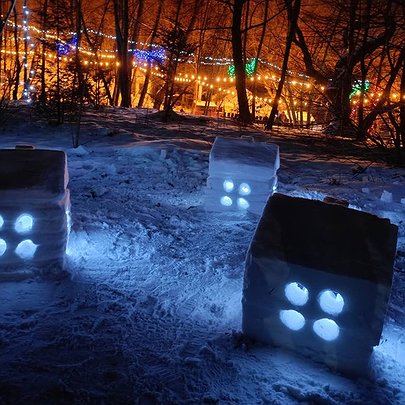 У Голосіївському парку створили снігові ліхтарики: фото - 412x412