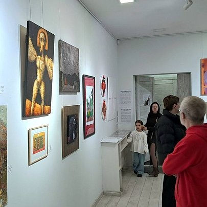 Коти, валізи та Карпати: 10 виставок березня, які чекають на тебе - 412x412