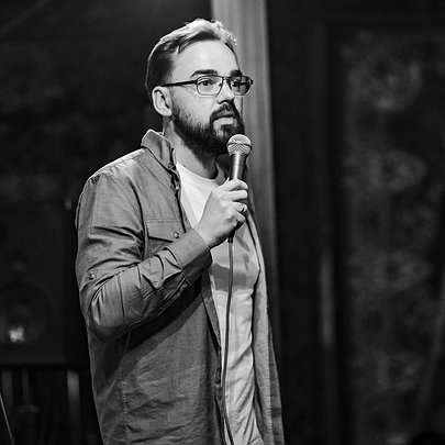 На фронті загинув комік та військовий Артур Петров - 412x412