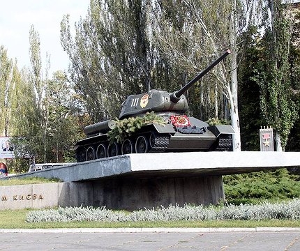 Київрада визначила ще 53 пам'ятники, які демонтують або змінять в межах декомунізації - 412x412