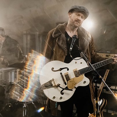 Юлія "Тайра" Паєвська, Тата Кеплер, Семен Горов і Віктор Придувалов стали героями нового кліпу "Другої Ріки" - 412x412