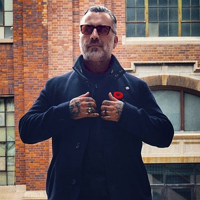 Канадський митець Дарсі Атаман — про зцілення музикою, враження від України та птаха із залишків російських ракет - 412x412