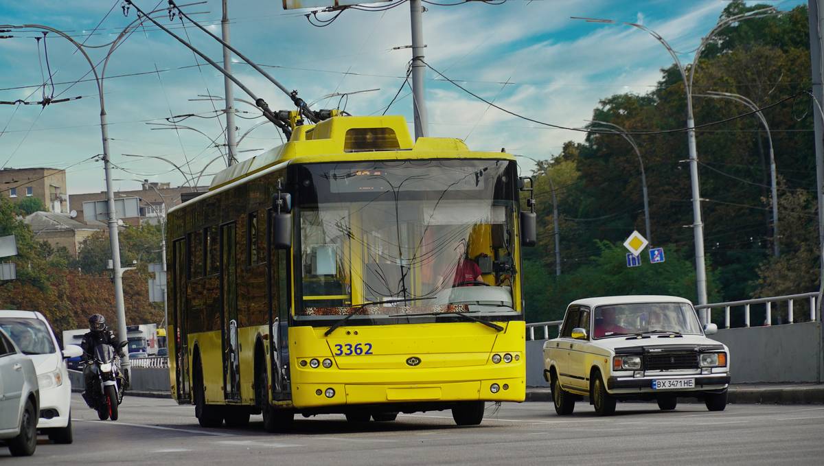 У Києві скоротять маршрути автобуса №38Д та тролейбуса №12: нові схеми руху