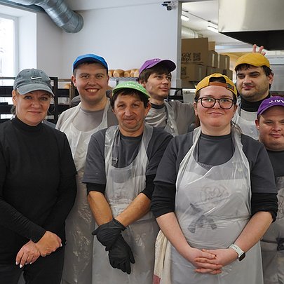 "Не одягайте різнокольорові шкарпетки до Дня людей із синдромом Дауна — краще приходьте до нас": інтерв'ю з командою інклюзивної пекарні Good Bread from Good People - 412x412