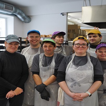 "Не одягайте різнокольорові шкарпетки до Дня людей із синдромом Дауна — краще приходьте до нас": інтерв'ю з командою інклюзивної пекарні Good Bread from Good People - 412x412